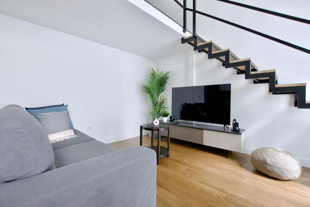 Premium By Hi5- Roekk Szilard Budapest